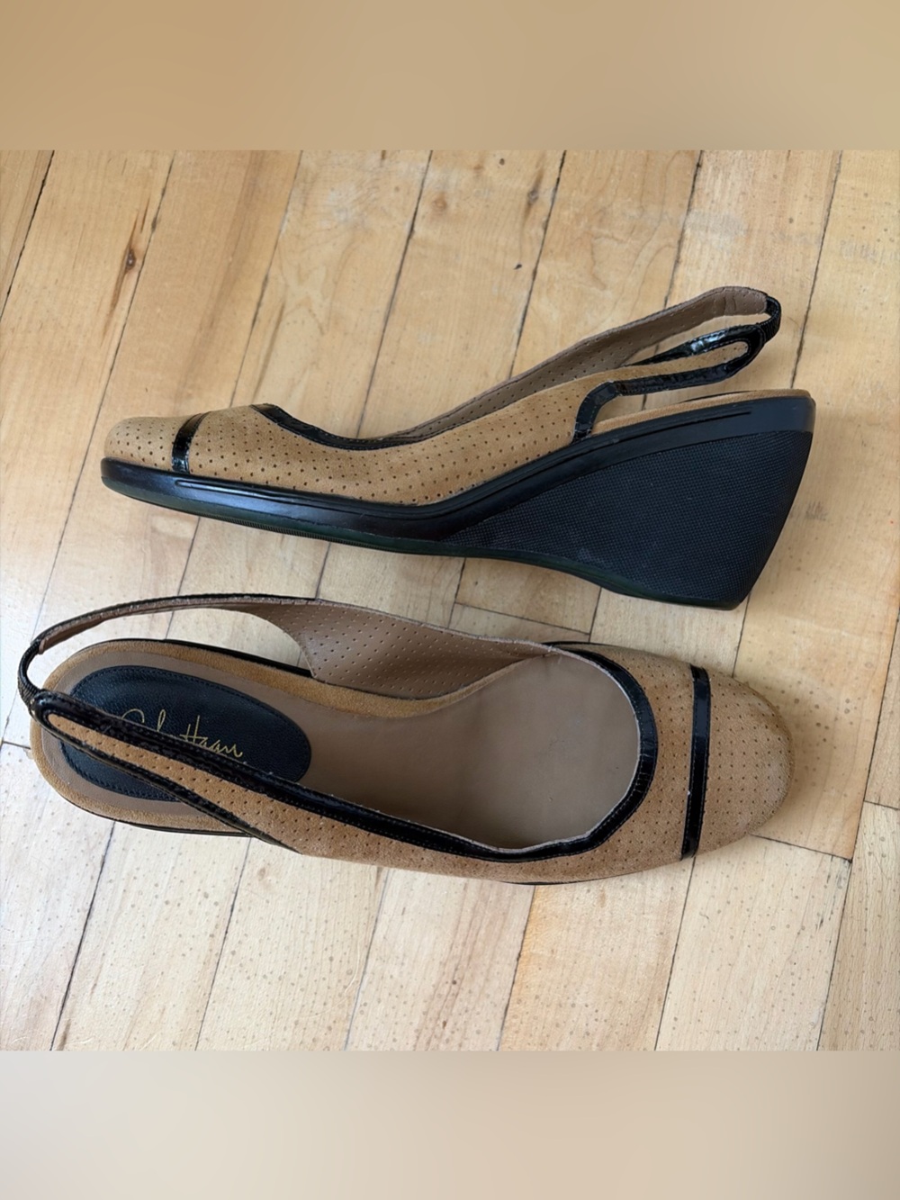 Cole Haan NikeAir Women’s Size 9.5B Nubuck Perforated Leather Wedge‎ Heel
